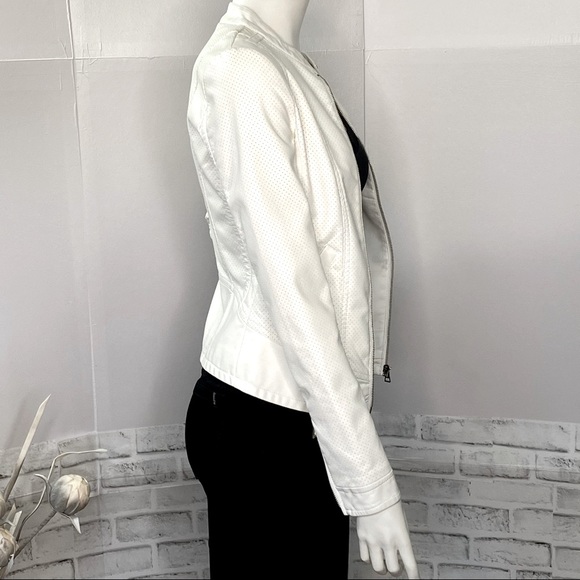 NWT Le Chateau Ivory Faux Leather Jacket 🌟HOST PICK - Picture 4 of 16